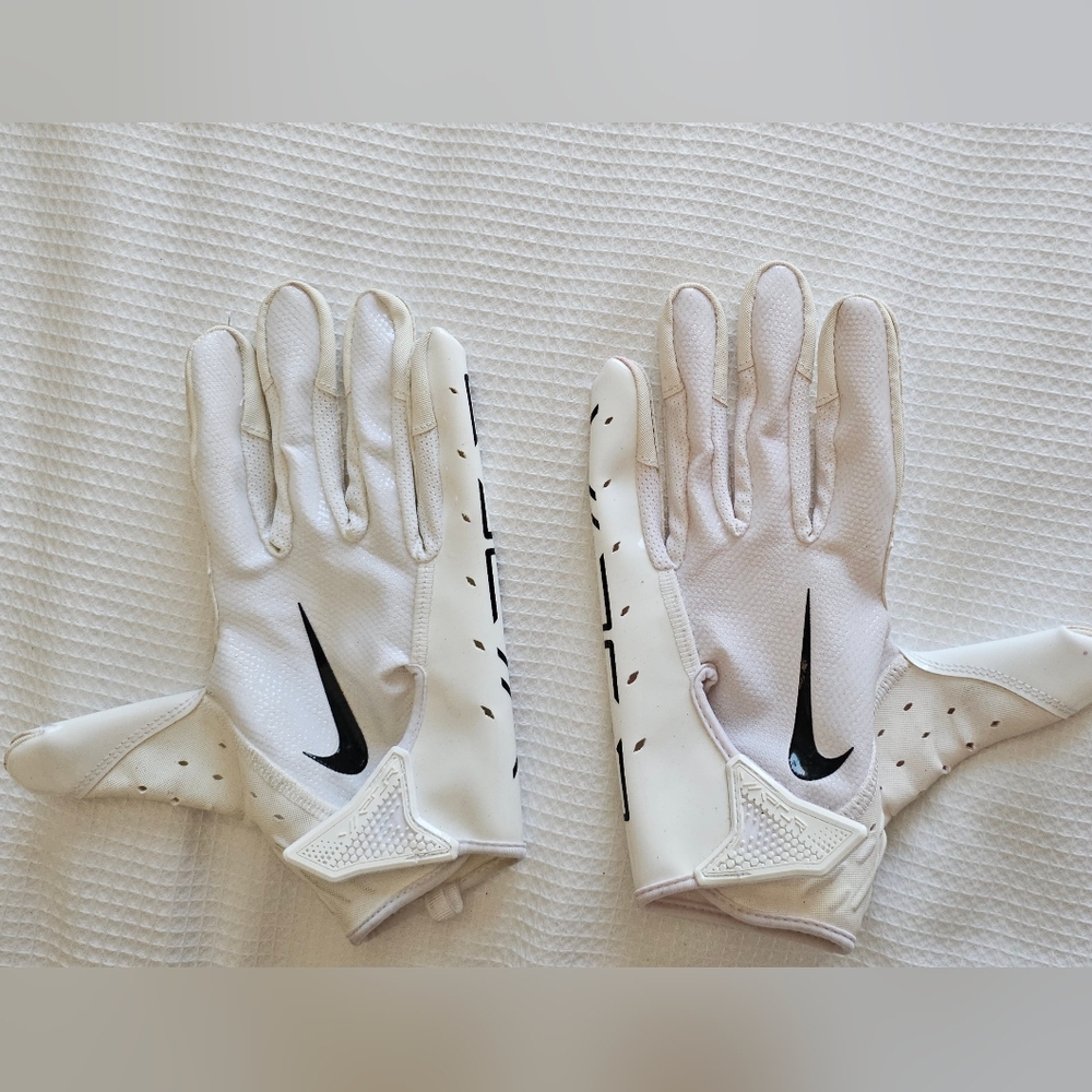 Used Nike White Vapor Jet 7.0 XL Gloves